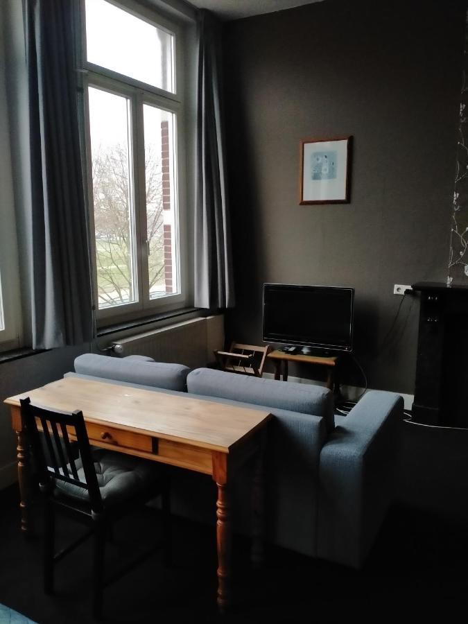 Op De Burg Bed & Breakfast Venlo Bagian luar foto
