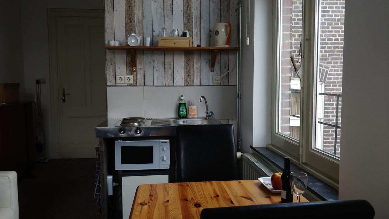 Op De Burg Bed & Breakfast Venlo Bagian luar foto