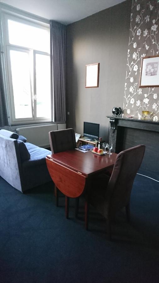 Op De Burg Bed & Breakfast Venlo Bagian luar foto