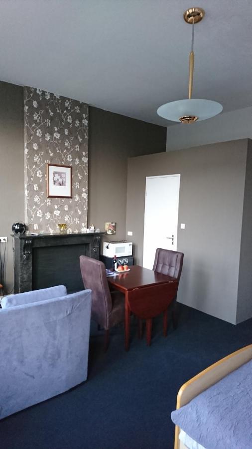 Op De Burg Bed & Breakfast Venlo Bagian luar foto