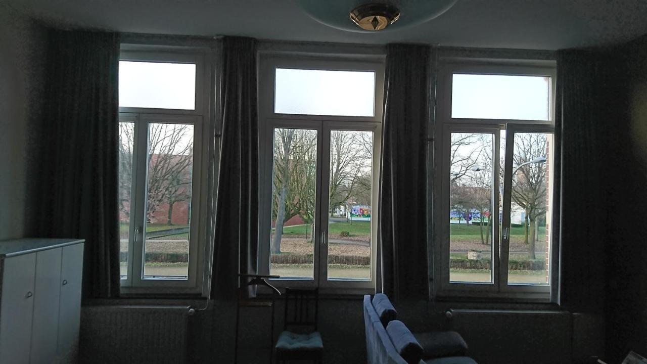 Op De Burg Bed & Breakfast Venlo Bagian luar foto