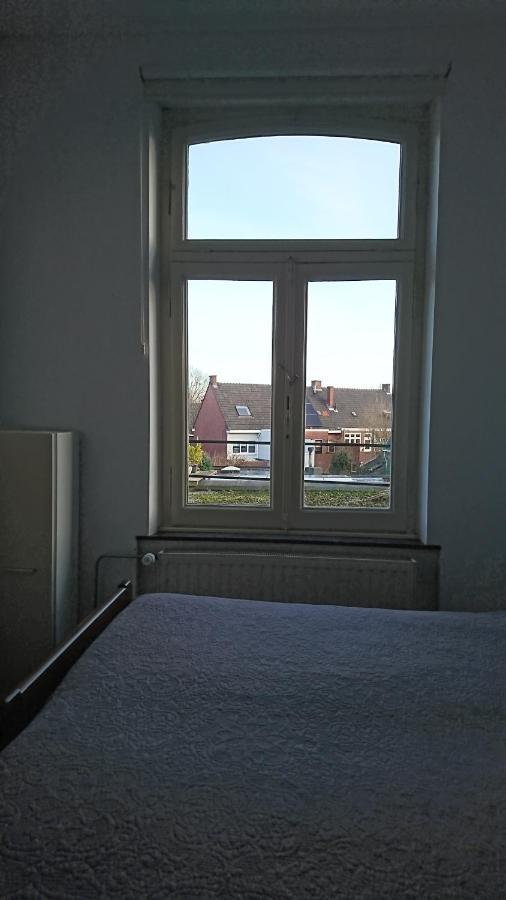 Op De Burg Bed & Breakfast Venlo Bagian luar foto